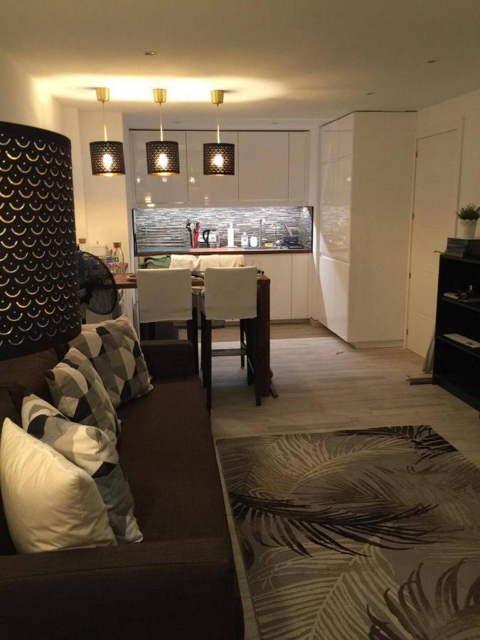 Stunning 1 Bed Apt בנאלמדנה מראה חיצוני תמונה